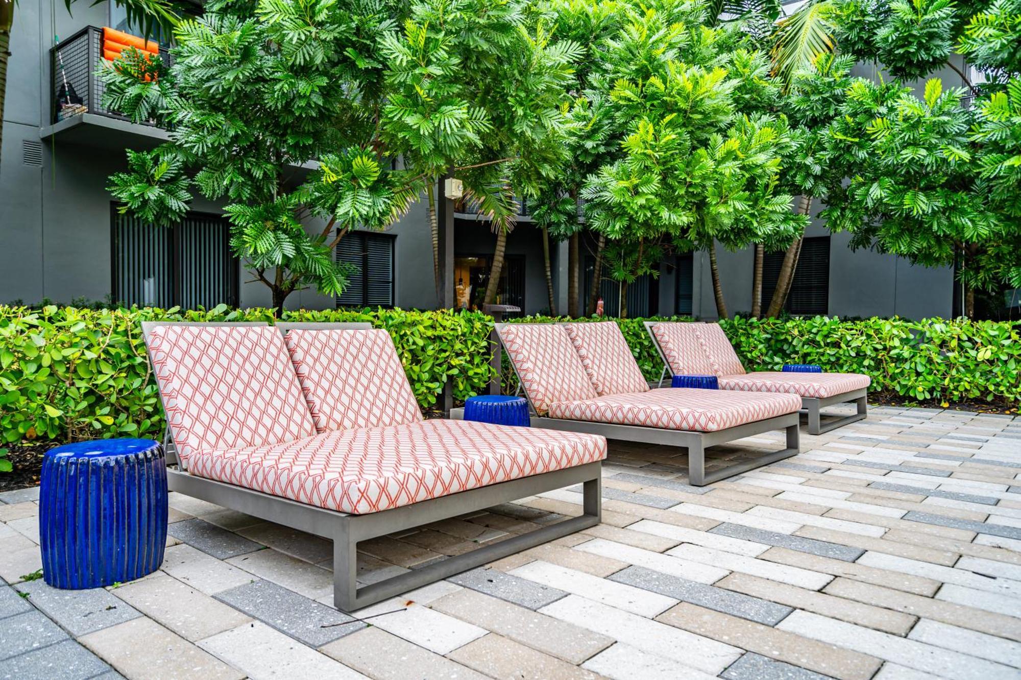 Amazing 2 Bedroom Unit In Doral Miami With Free Parking Hialeah Gardens Bagian luar foto