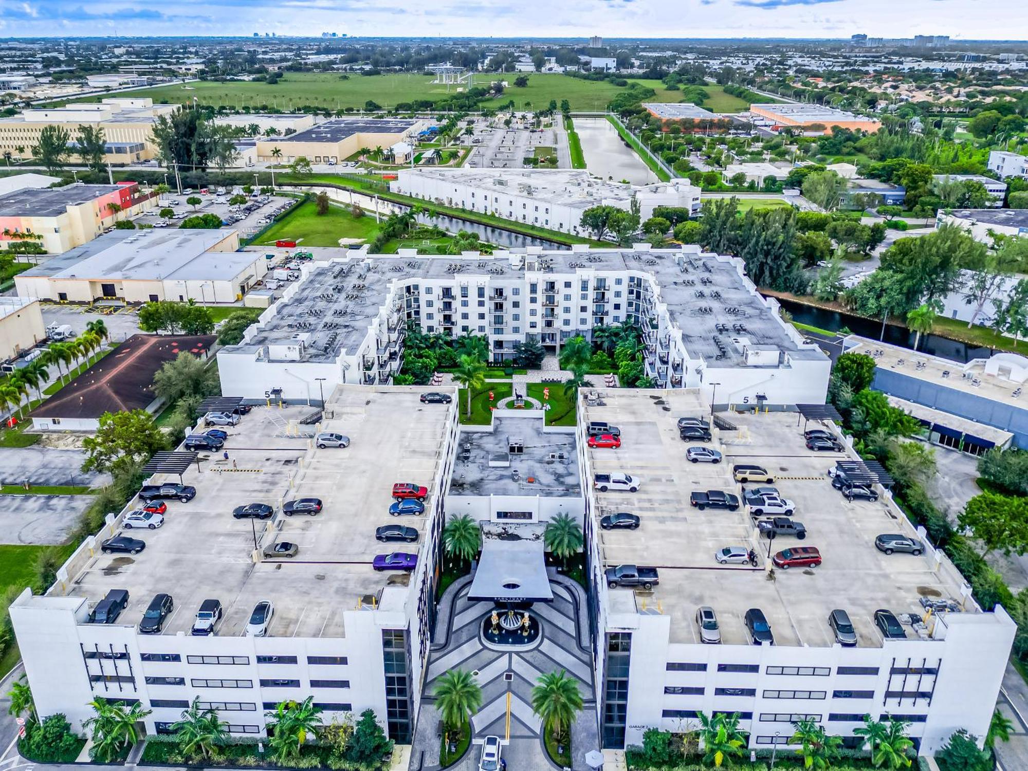 Amazing 2 Bedroom Unit In Doral Miami With Free Parking Hialeah Gardens Bagian luar foto